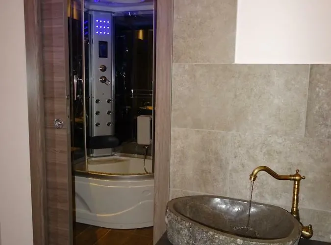 Harmony & Comfort At The Vatican Museum 3*