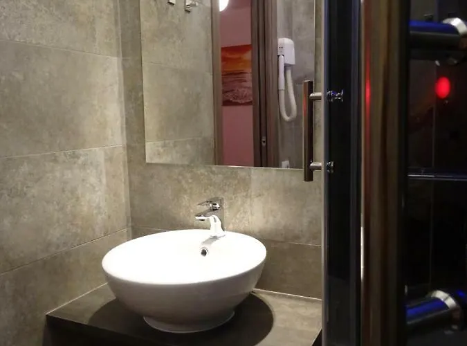 Harmony & Comfort At The Vatican Museum 3* Róma